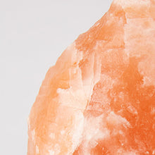 Cargar imagen en el visor de la galería, Lámpara de Sal del Himalaya