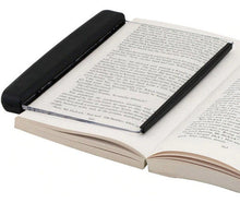 Cargar imagen en el visor de la galería, Luz de Lectura “Una Página Más” – LED Plana Portátil