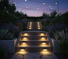 Cargar imagen en el visor de la galería, Luces Solares para Escalera – Tu escalera, por fin iluminada
