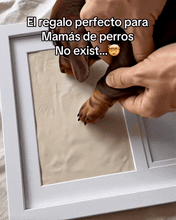 Cargar imagen en el visor de la galería, PawPrints™ — Kit de Huella para Mascotas con Marco de Madera
