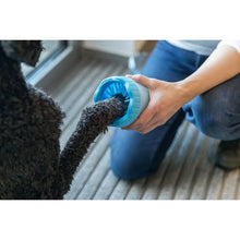 Cargar imagen en el visor de la galería, PawClean™ — Limpiador de Patitas para Perros
