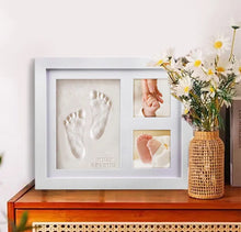 Cargar imagen en el visor de la galería, BabyPrints™ — Kit de Huellas para Bebé con Marco de Madera
